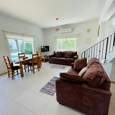 Villa Atlantis 2 Bedroom & Swimming Pool *