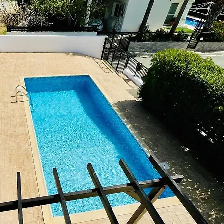 Atlantis 2 Bedroom & Swimming Pool *